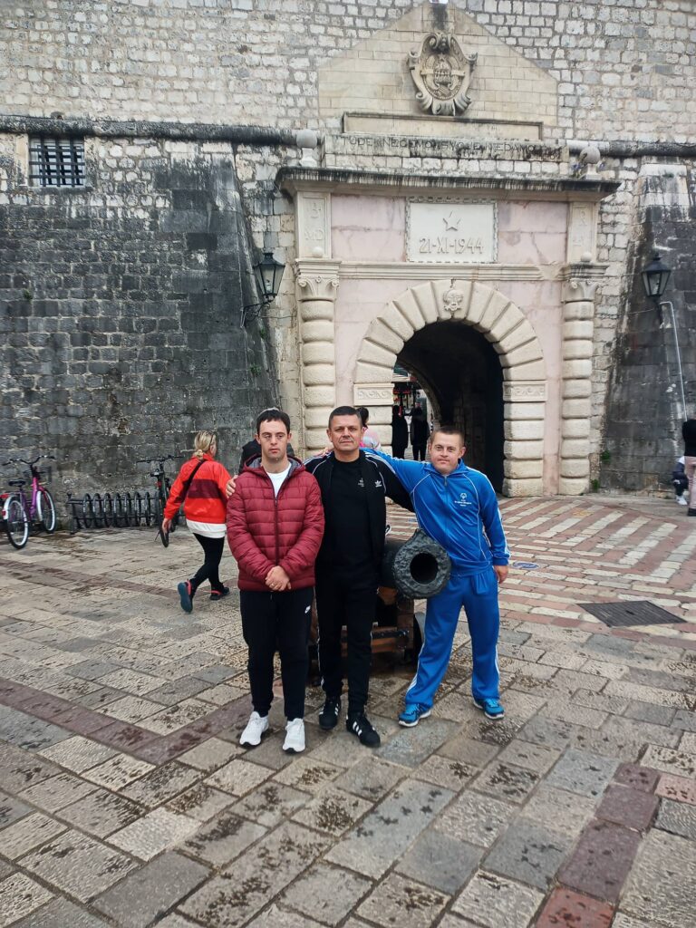 312798438_5837370929619439_7385007298320064576_n